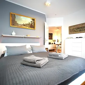 https://the-berlin-getaway-80qm-in-berlins-historic-diplomatic-quarter.find-berlin-hotels.com